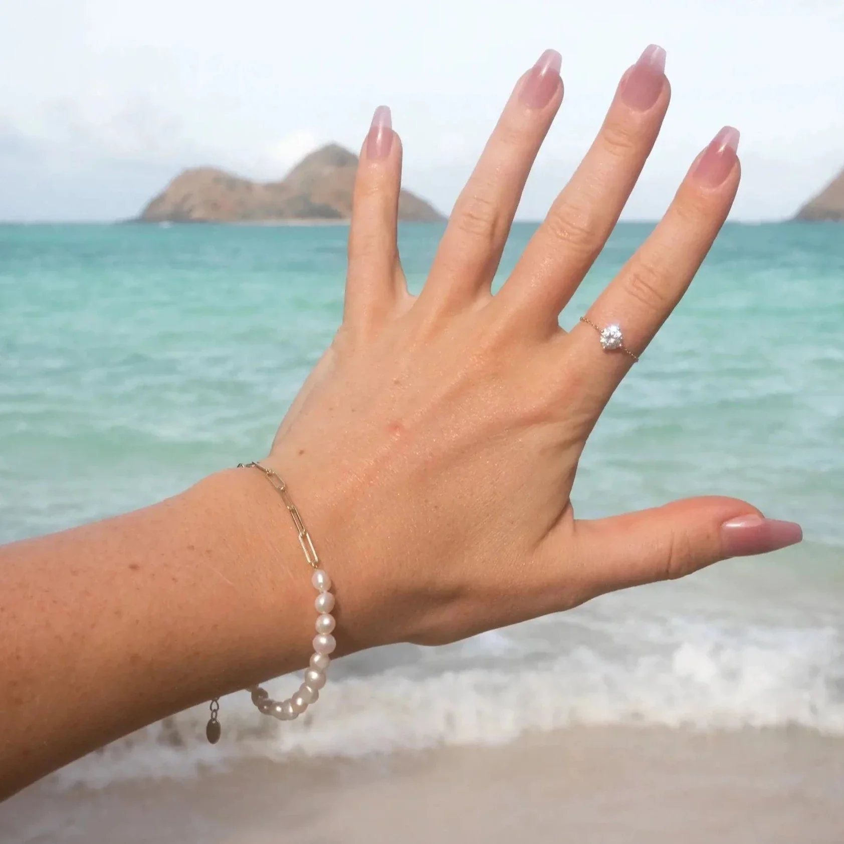 Rhoni® 14K Gold Paper Clip Pearl - Image 4